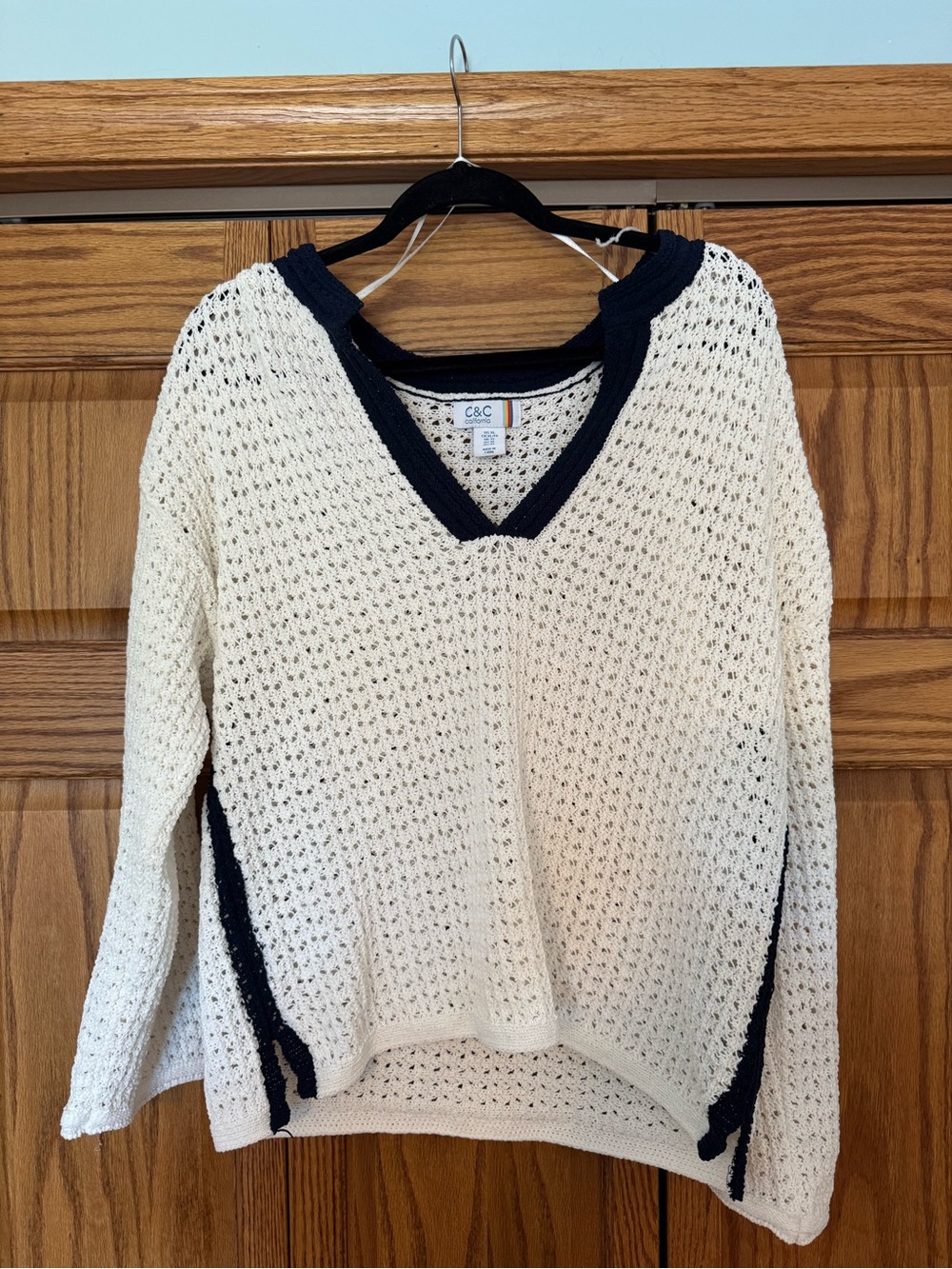 C&C California Cream Open-Knit V-Neck Sweater with Navy Trim